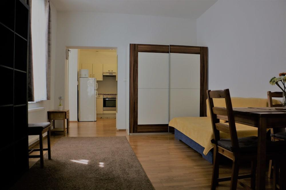 Central Apartmany Biela Street Pozsony Kültér fotó