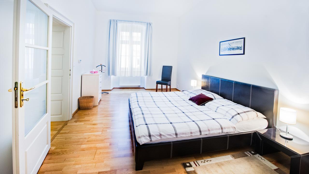 Central Apartmany Biela Street Pozsony Kültér fotó