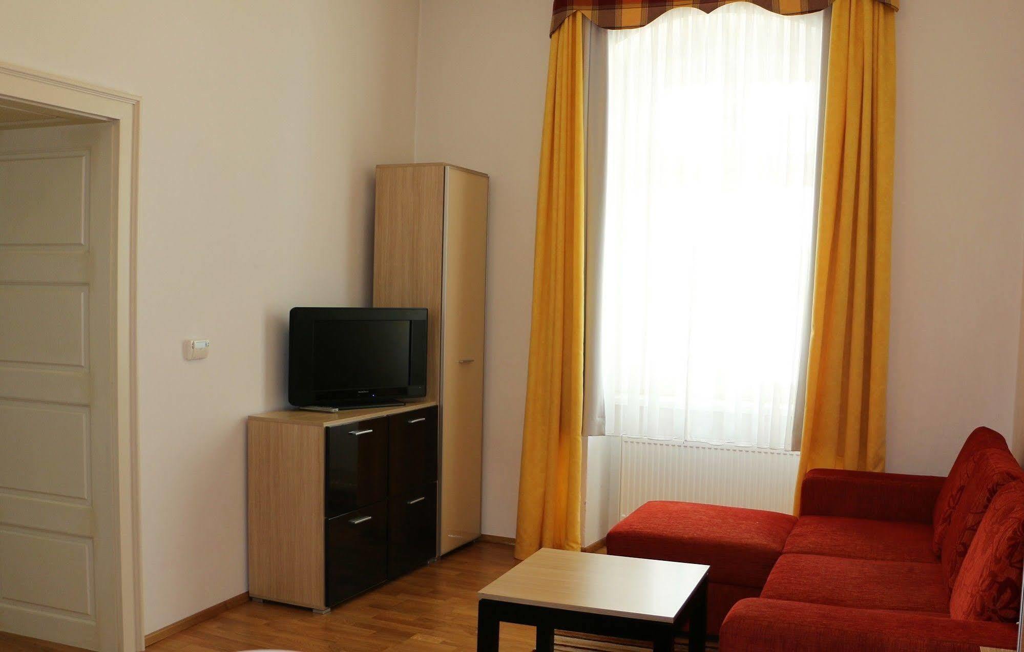 Central Apartmany Biela Street Pozsony Kültér fotó